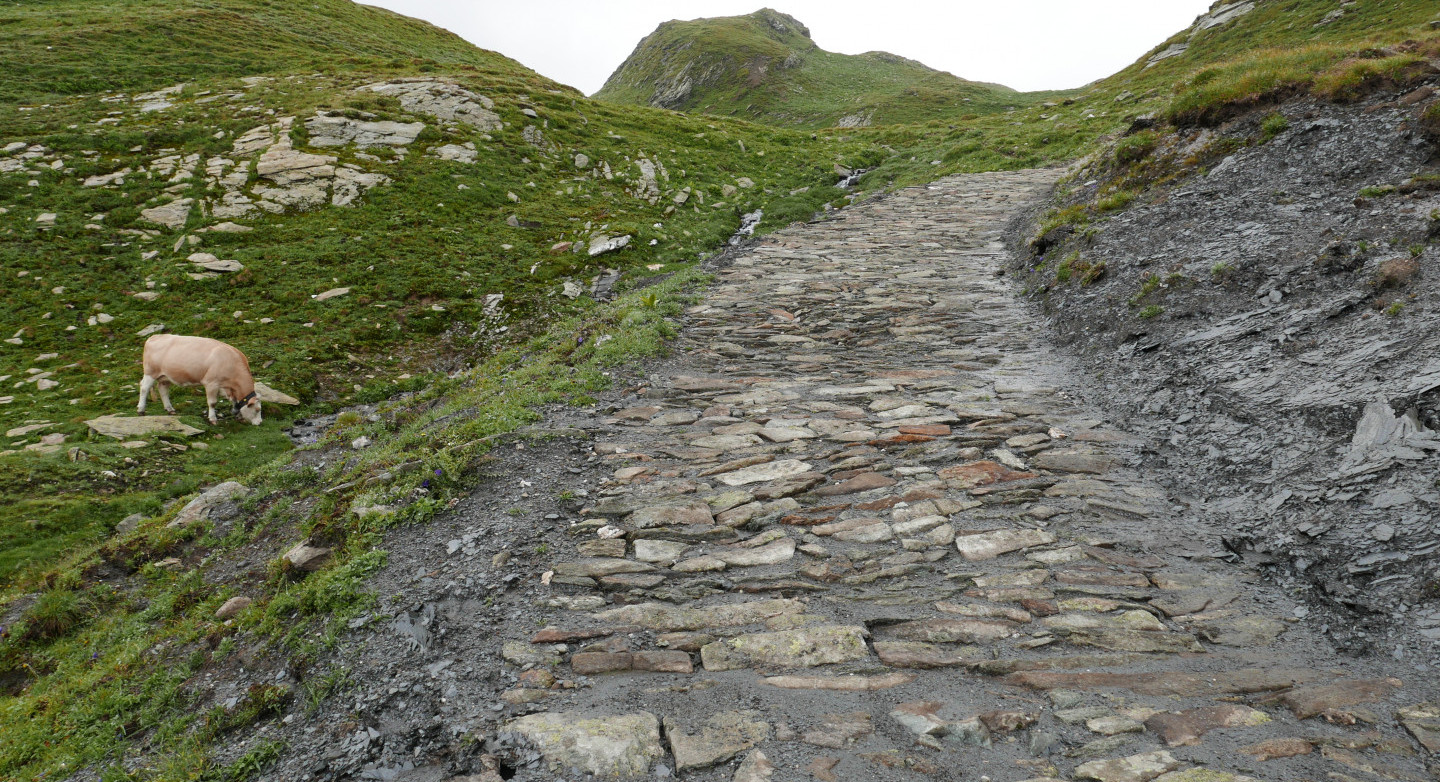 Historischer Weg am Tomülpass GR